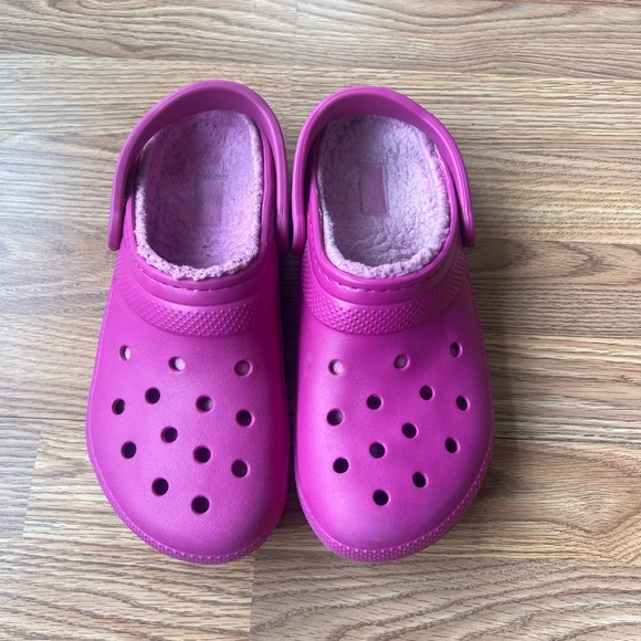 Crocs Slip On Clogs Fuzzy Lined Pink Womens 10 / Mens 8 - Picture 2 of 12